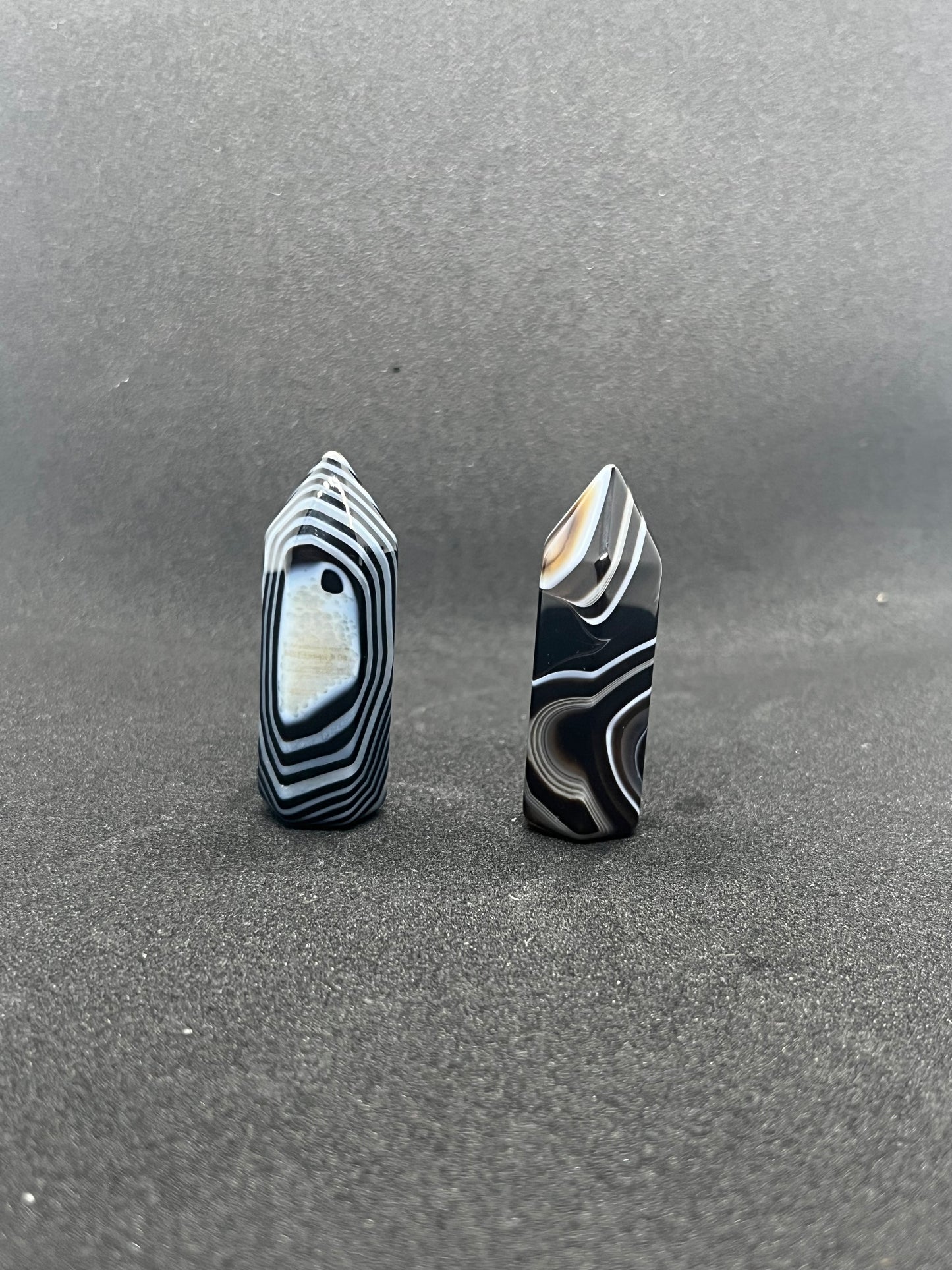 Mini Black Banded Agate points